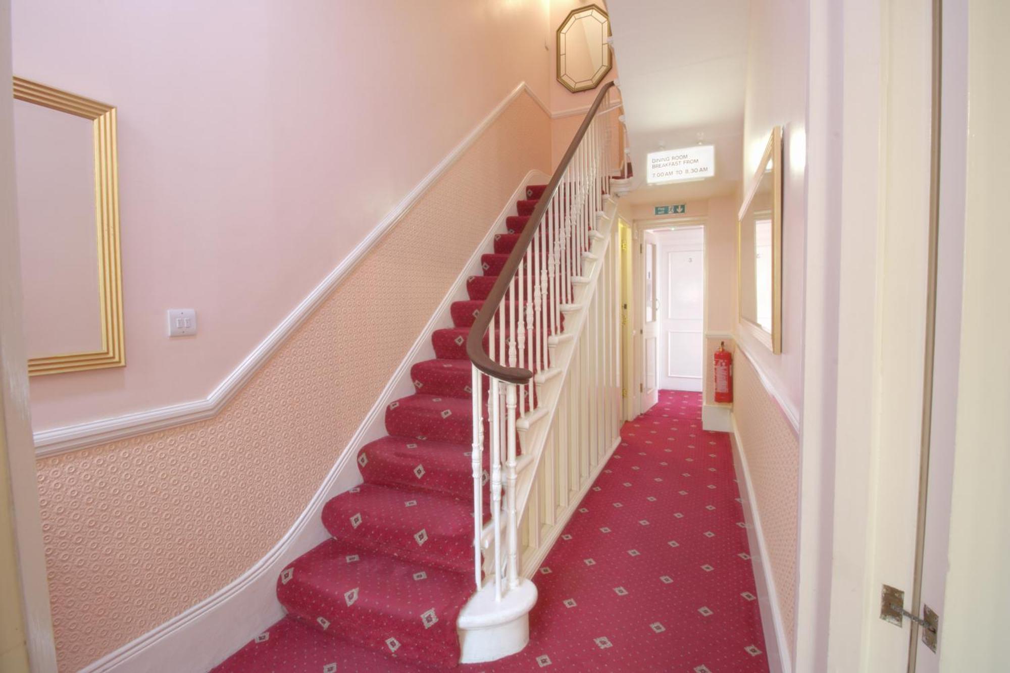 Balmoral House Hotel London Exterior photo